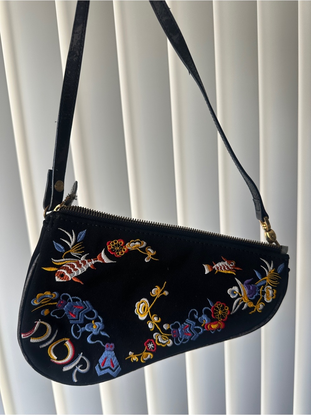 NO BRAND - Fashion Black Embroidered Shoulder Bag with Colorful Koi Motif